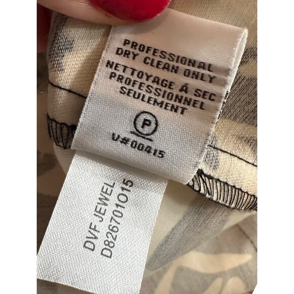 Authentic Diane von Furstenberg wrap dress Wool Silk DVF Hologram Security Tag - Picture 7 of 12